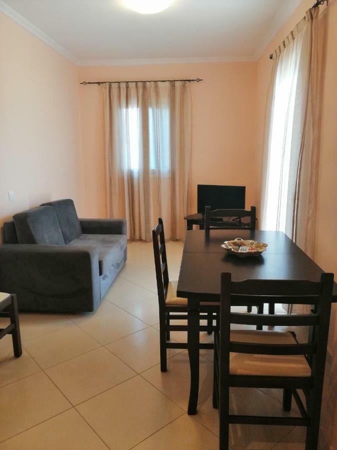 Helen'S House Apartment Ксамил Екстериор снимка