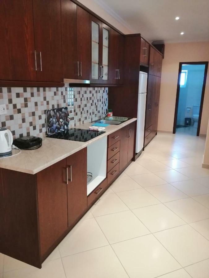 Helen'S House Apartment Ксамил Екстериор снимка