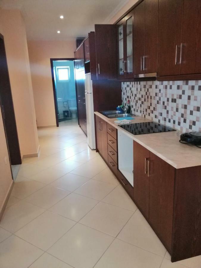 Helen'S House Apartment Ксамил Екстериор снимка