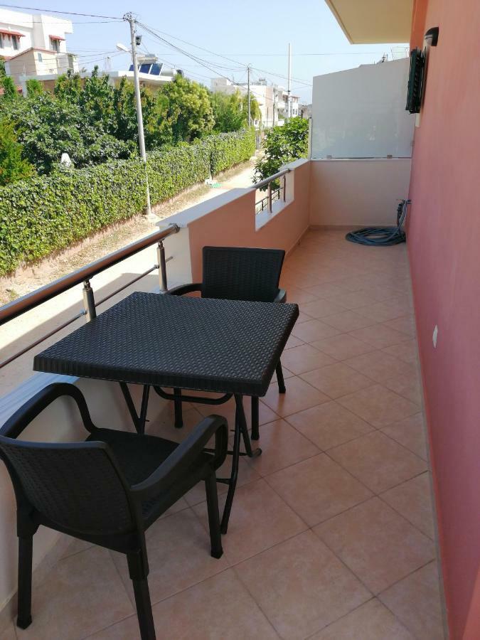 Helen'S House Apartment Ксамил Екстериор снимка