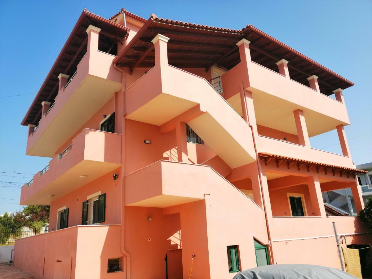 Helen'S House Apartment Ксамил Екстериор снимка