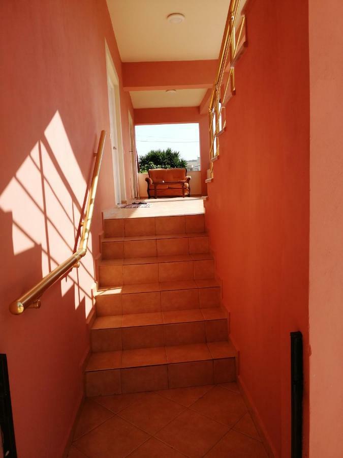 Helen'S House Apartment Ксамил Екстериор снимка