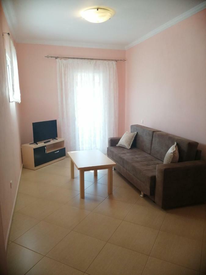 Helen'S House Apartment Ксамил Екстериор снимка