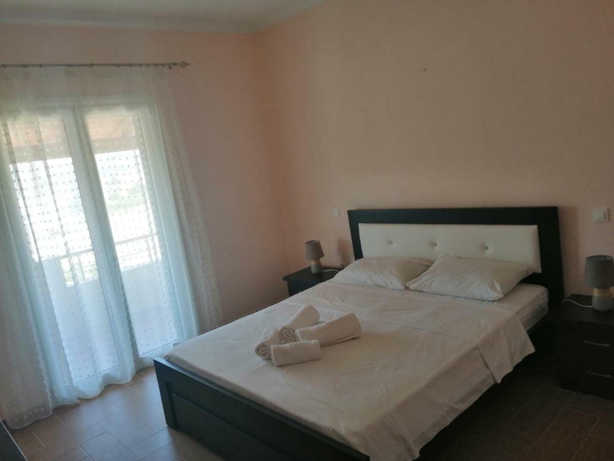 Helen'S House Apartment Ксамил Екстериор снимка